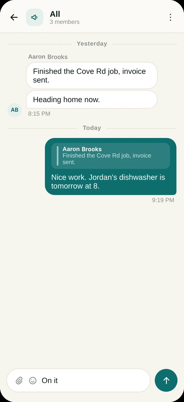 Vablon team chat on Android, with a message pinned to a job